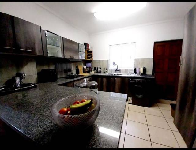 3 BEDROOM TOWNHOUSE FOR SALE IN POMONA